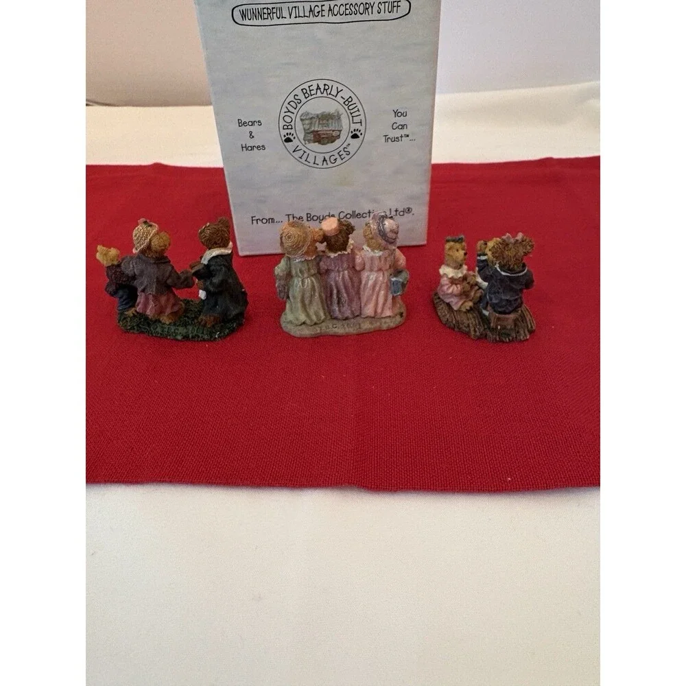 Boyds Bears set includes
